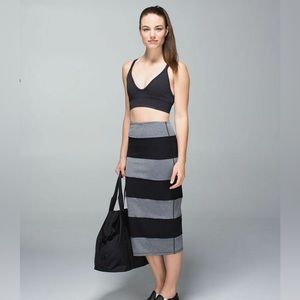 Lululemon Yoga Over Skirt size 10 Heathered Slate Black Stripe Pencil Skirt